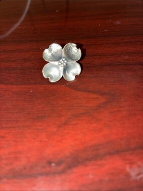 Vintage Stuart Nye Floral Earring